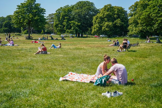 UK weather: Exact date of mini-heatwave as Brits to bask in 27C scorcher