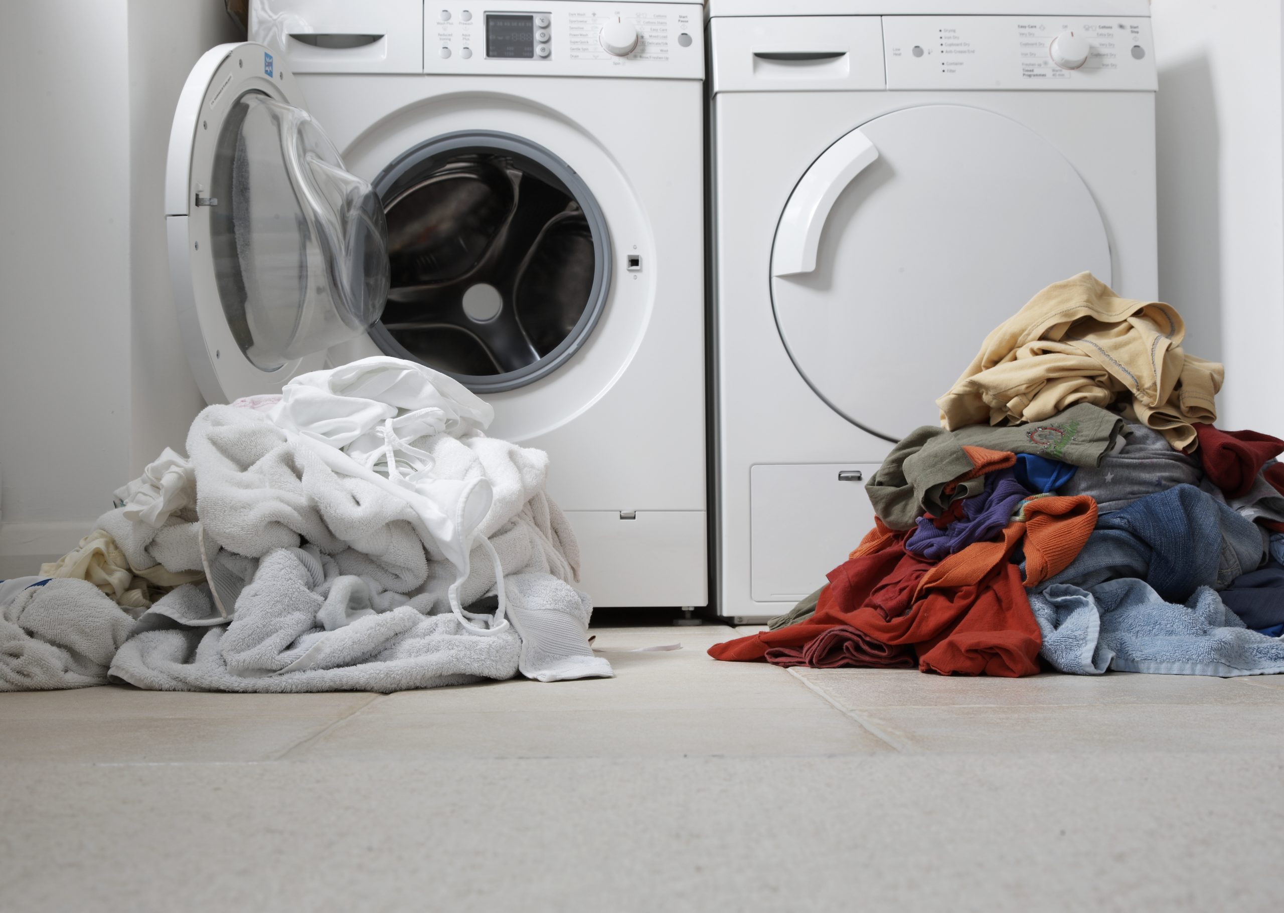 I’m a laundry expert… here’s how to remove pesky stains using a £1 common household item