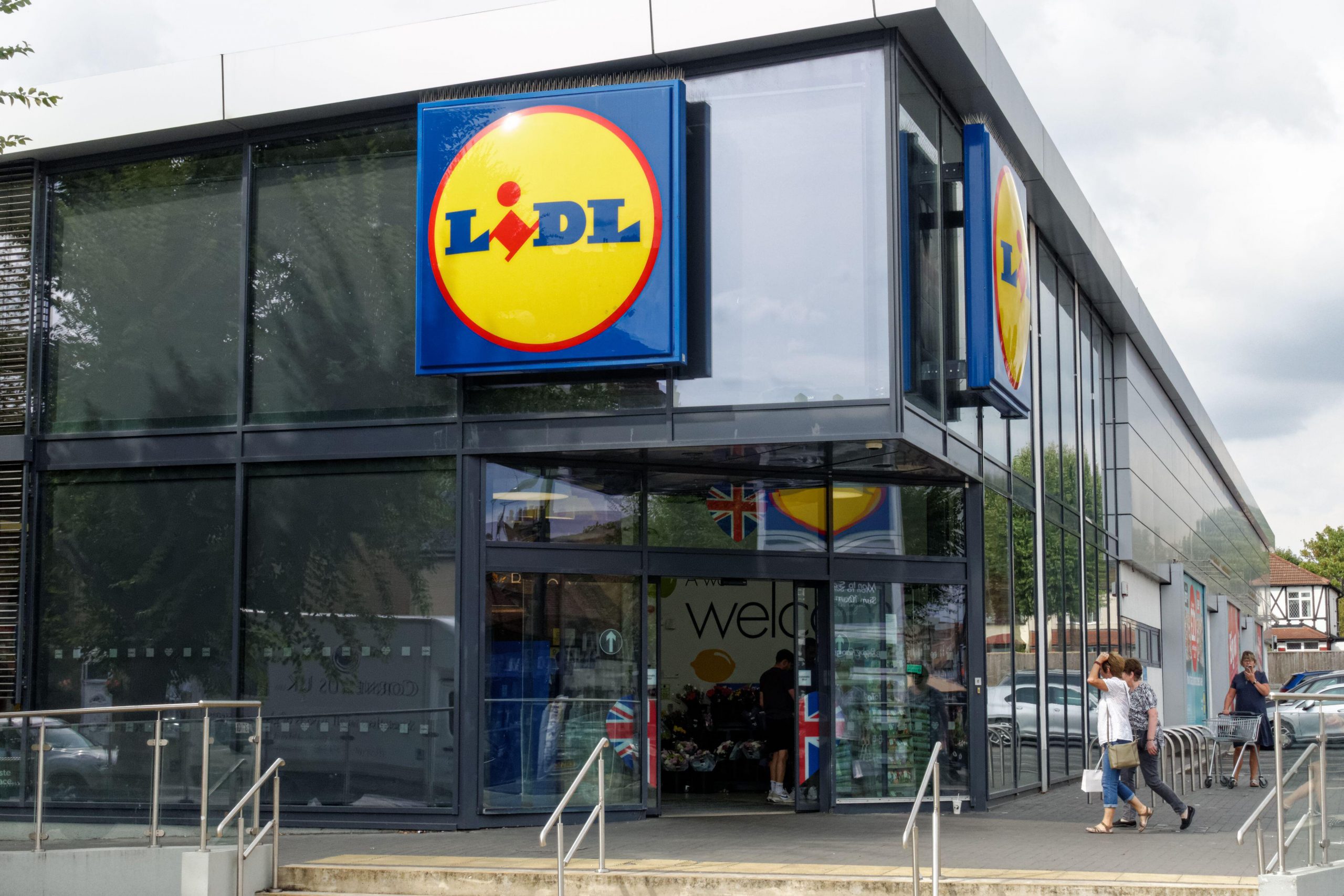 Lidl fans are racing to nab a £10 gardening essential which is scanning for just a QUID
