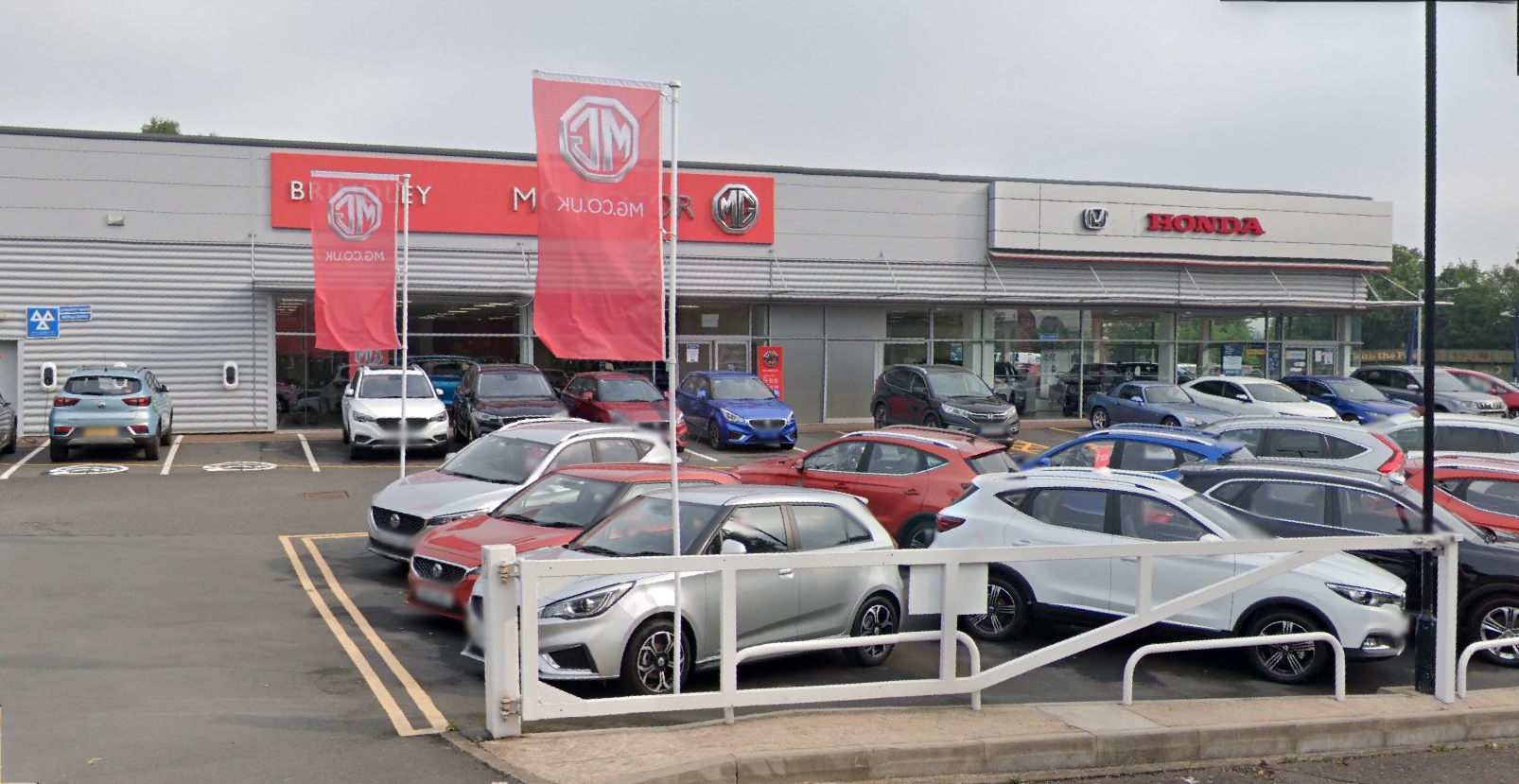 Major car dealership serving 1,000s of drivers makes huge closing time change – and Brits will be fuming