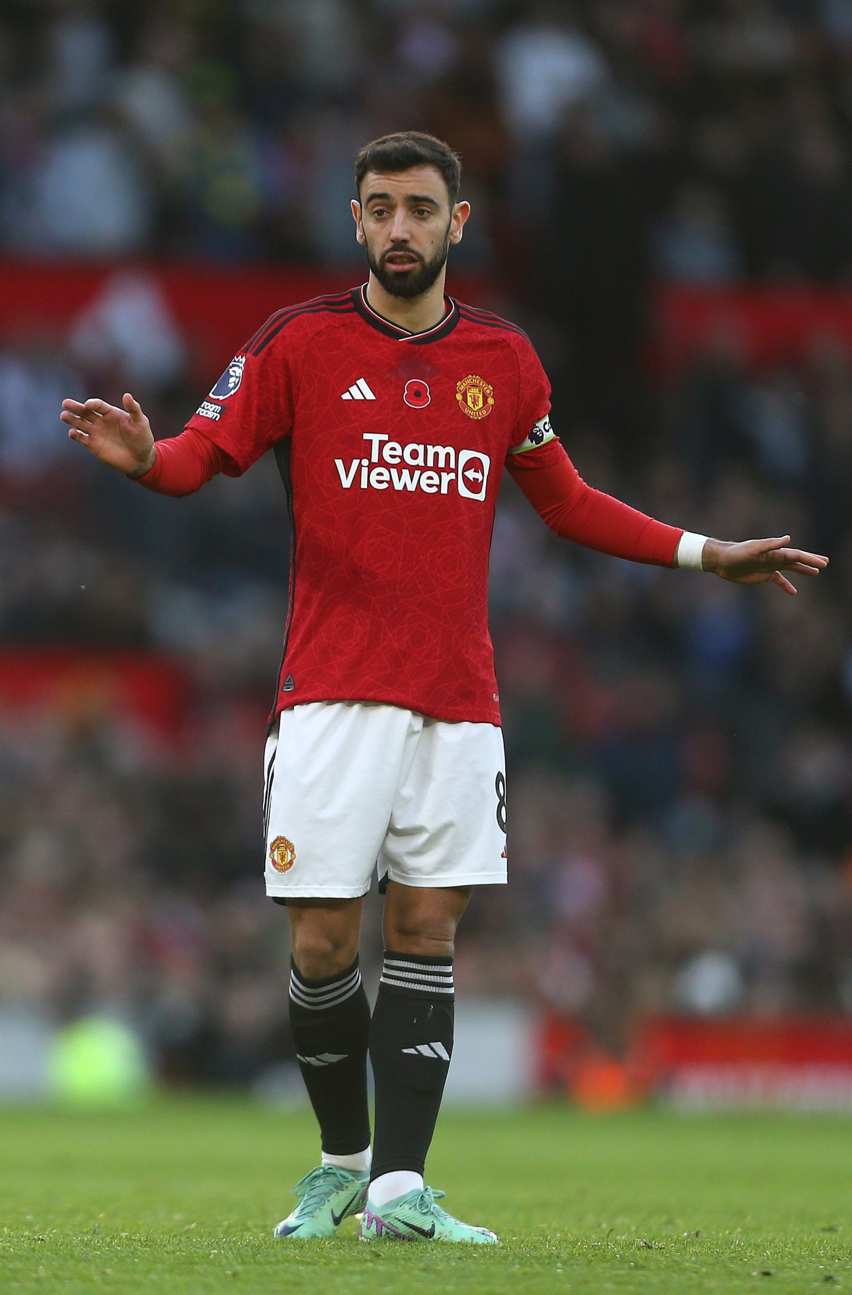 Man Utd ‘set to receive £87m transfer bid for Bruno Fernandes with Saudi clubs desperate to land Portuguese star’
