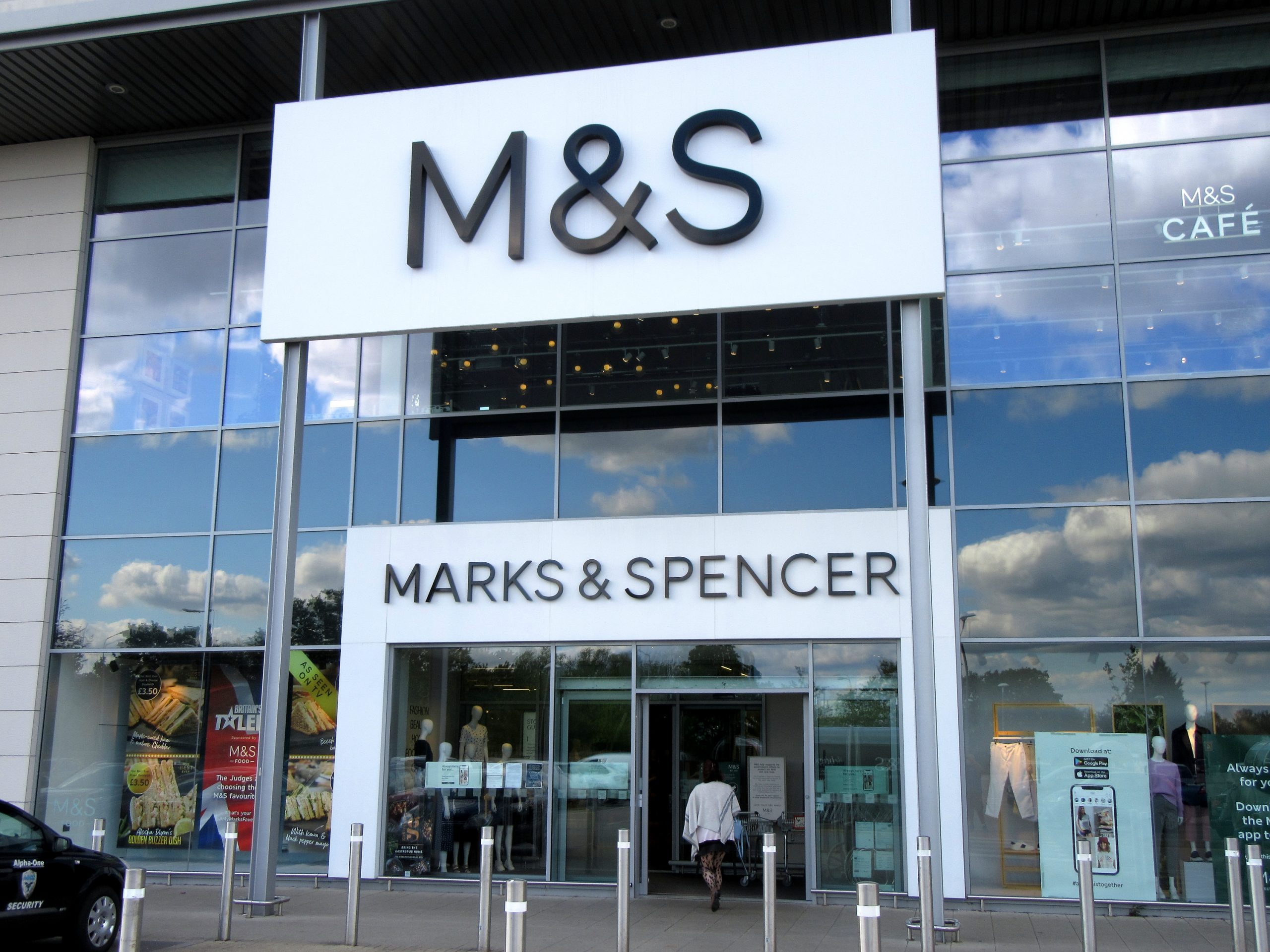 M&S shoppers should ‘grab the bargains’ while they can as Xmas home items now 99p – ‘perfect for last minute pressies’