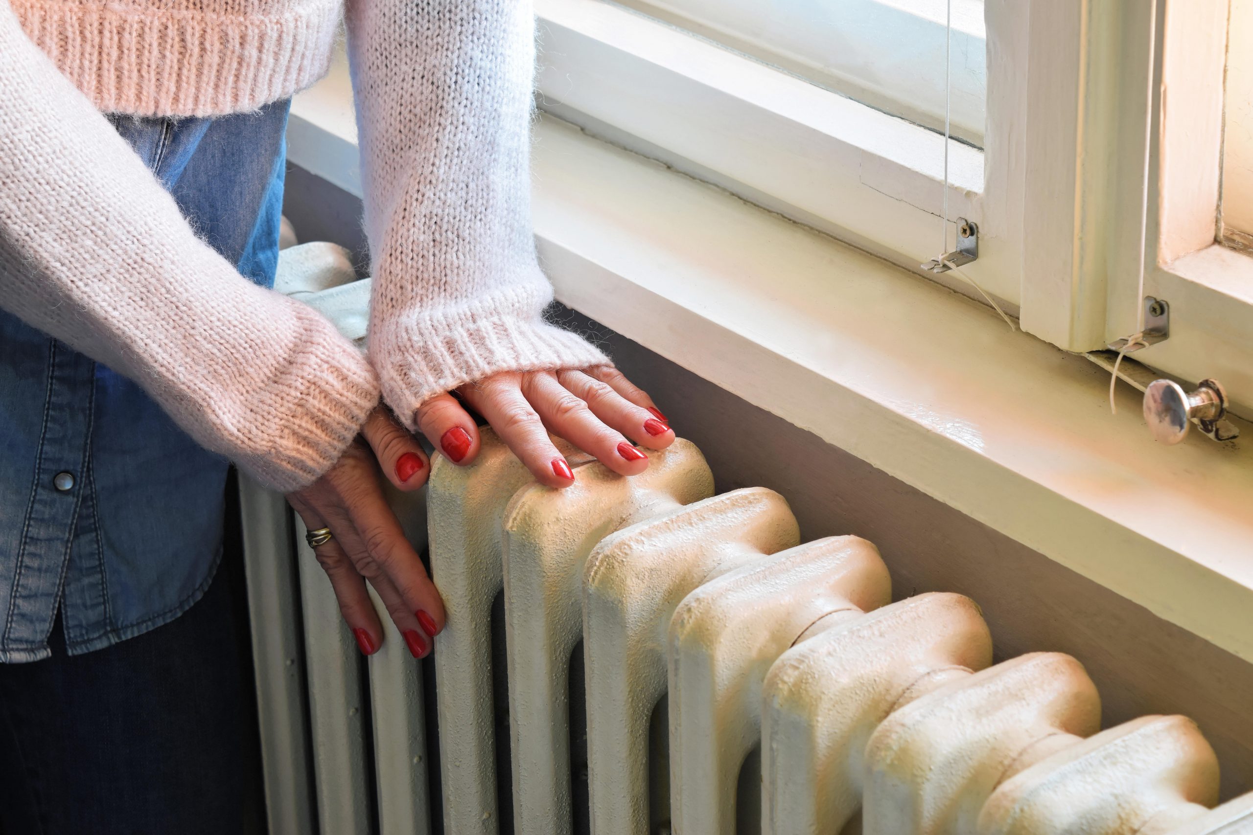 Keep your home warm while the heating is OFF with £1 essential, expert reveals