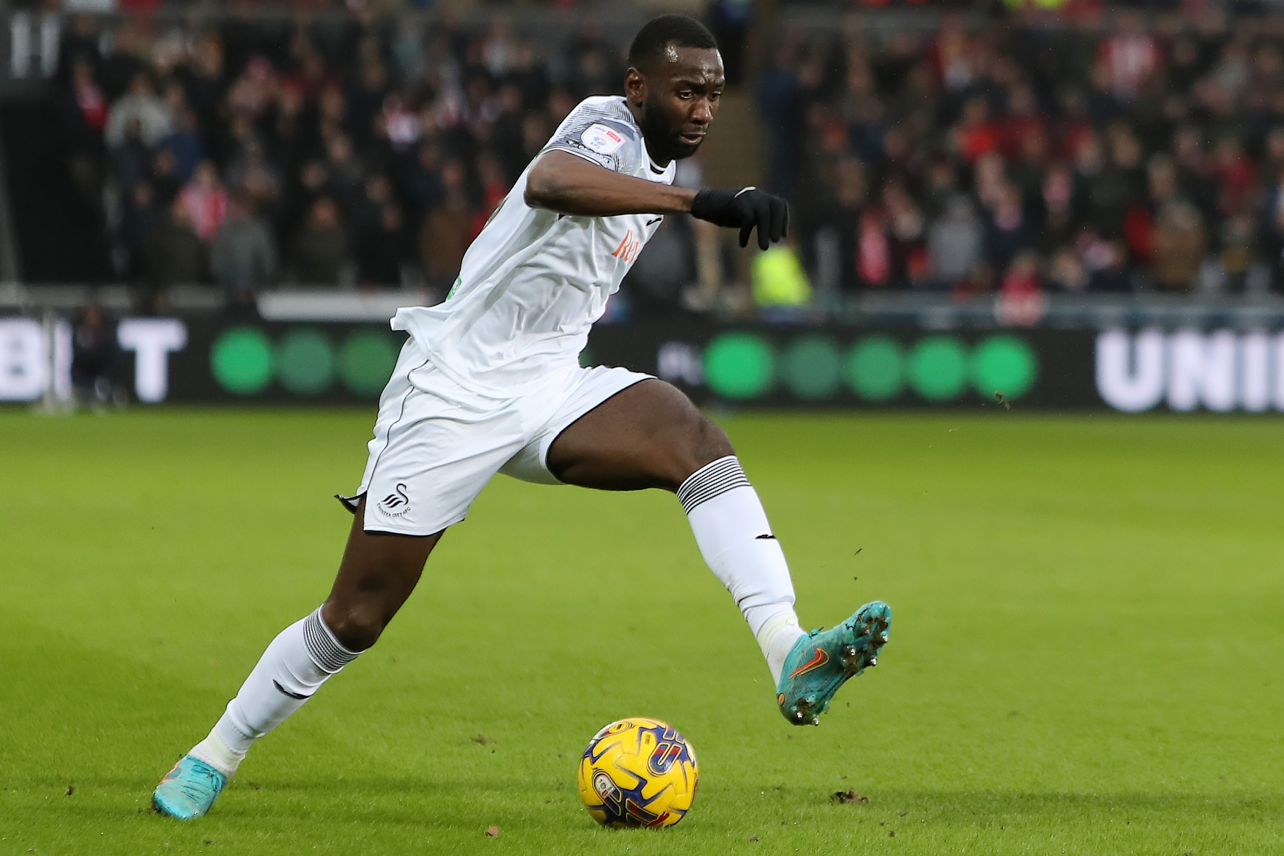Ex-Premier League cult hero Yannick Bolasie agrees bizarre return to football after being left unemployed by Swansea