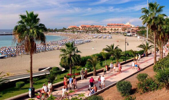 ‘B****cks!’ British tourists threaten to boycott Tenerife over angry locals