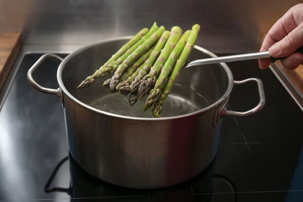 ‘Excellent’ cooking method for asparagus shows we have all been doing it wrong