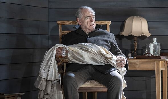 Long Day’s Journey Into Night review – Brian Cox shines in his return to the stage