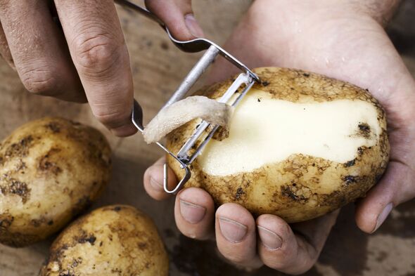 Keep potatoes fresh and stop ‘premature sprouting’ with food storage hack