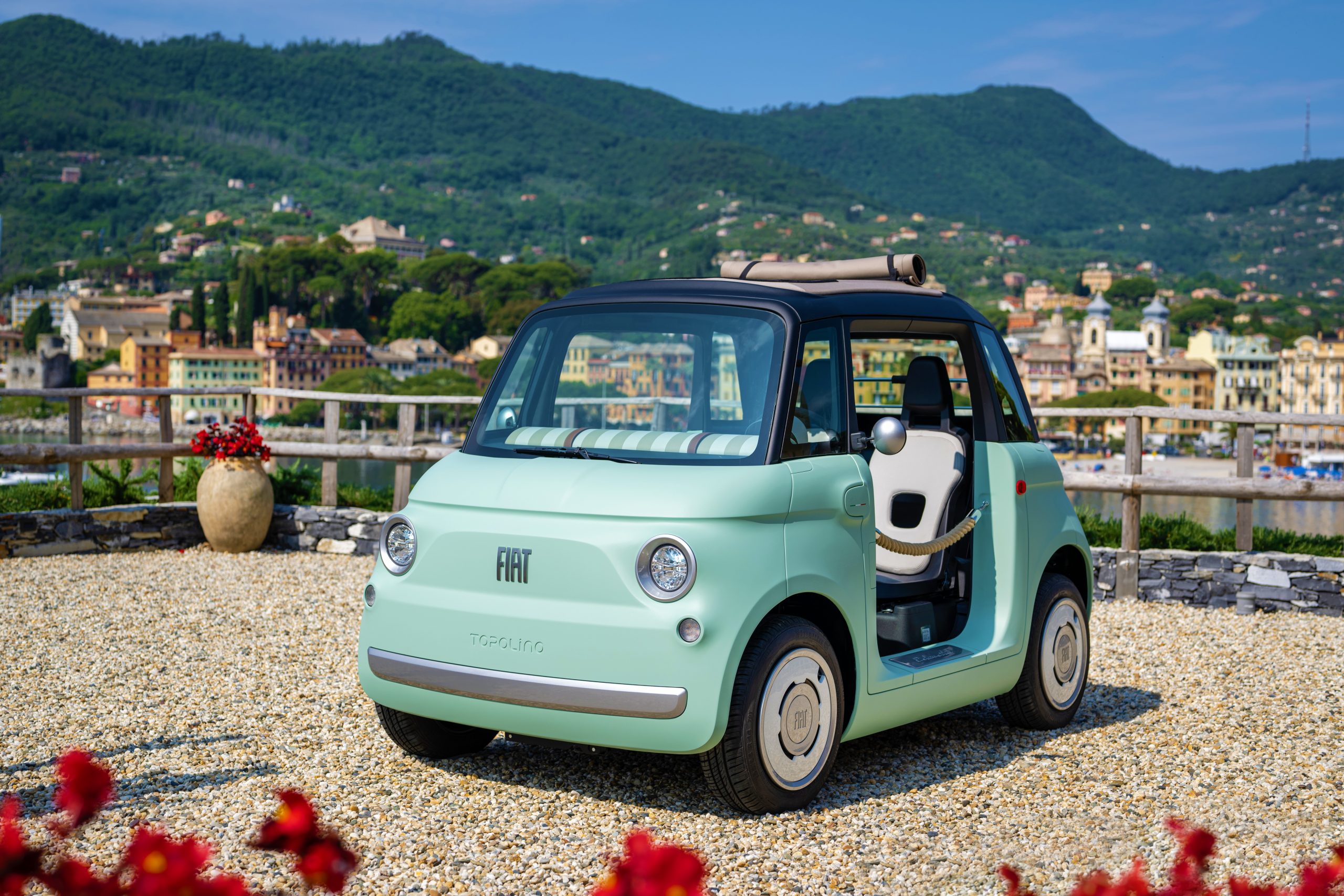 Major car brand forced to remove tiny detail on new EV supermini by Italian government