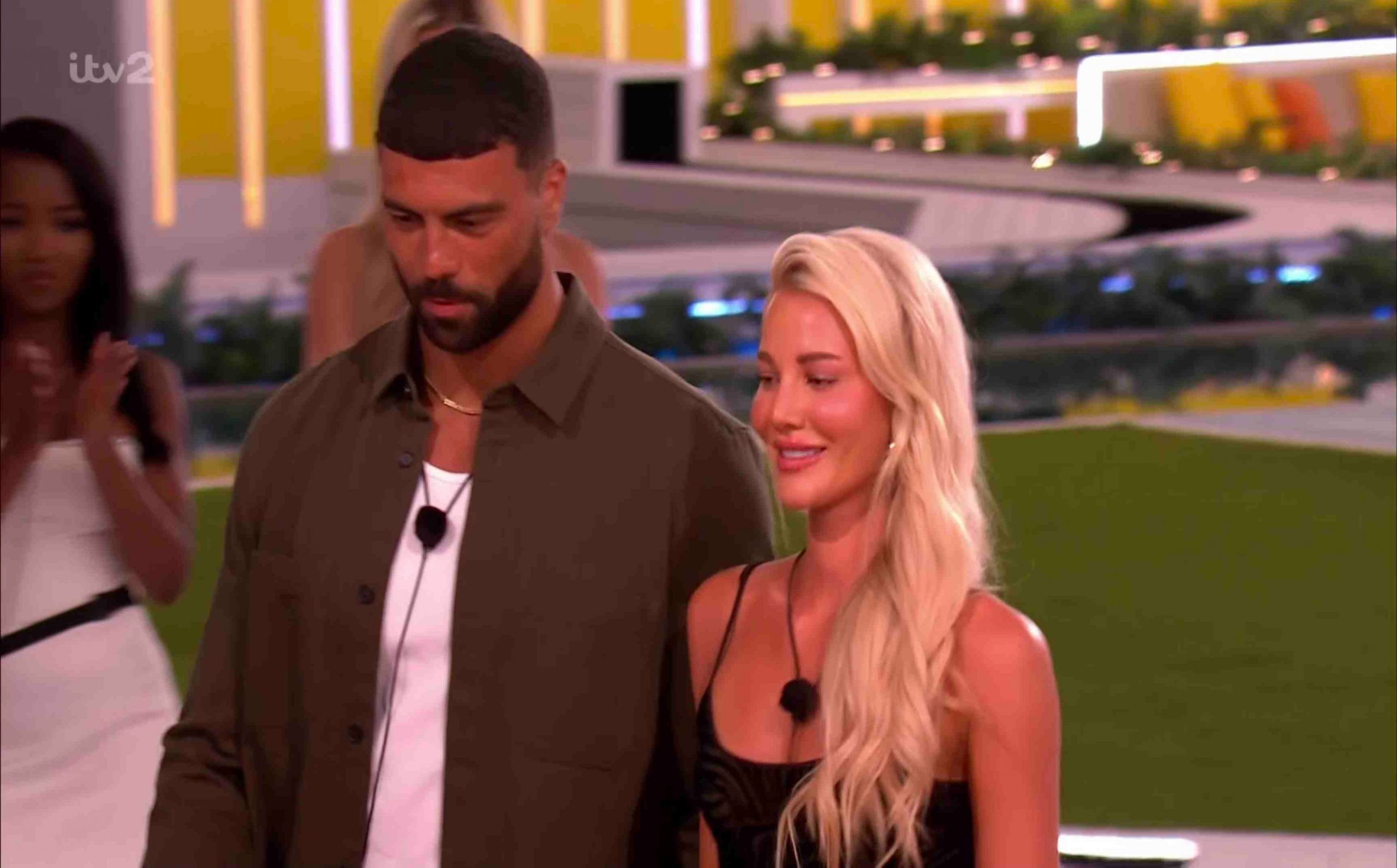 Love Island fans stunned as Grace couples up with Blade after ’10/10′ kiss with Casa Amor’s Moziah