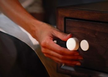 Got Philips Hue lights? This new customizable button could make them even smarter