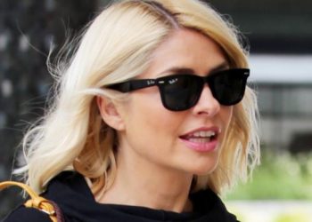 Holly Willoughby debuts glasses in fresh new look, fans react