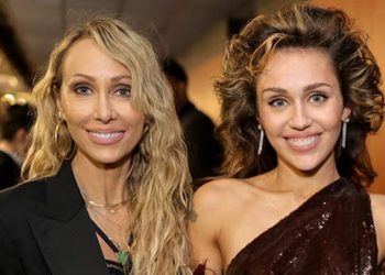 Miley Cyrus’ mom Tish offers rare scoop into her daughters’ relationships