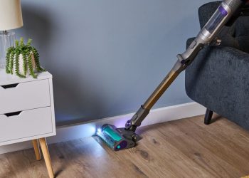 I asked 5 experts what makes the perfect vacuum for hard floor – here’s what they told me