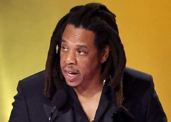 Jay Z escapes courtroom clash as alleged son drops case