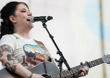 Ashley McBryde hurts her ‘throat’: ‘busted up vocal cords’
