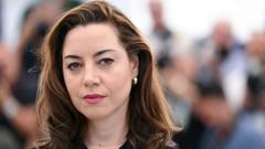 Aubrey Plaza says grief is a ‘giant ocean of awfulness’