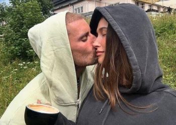 Hailey throws shade at Justin Bieber’s shirtless picture