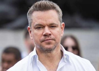 Matt Damon shows off witness on yacht vacation