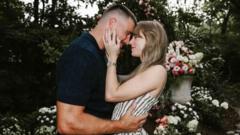 Taylor Swift and Travis Kelce announce engagement