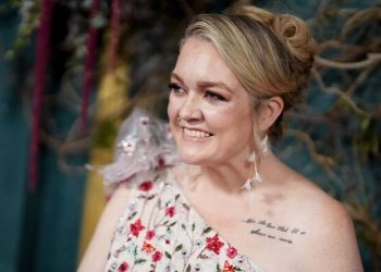 Colleen Hoover shared her 10 favourite books and one is an unputdownable thriller