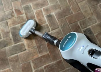 I’ve been testing this 2-in-1 vacuum and mop for 3 weeks, and it’s perfect for everyday spruce-ups – but nothing more strenuous