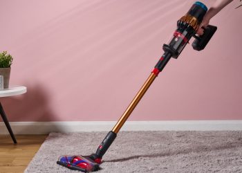 I’ve spent 2 days with Dyson’s new flagship stick vacuum – it’s a cleaning wizard but this one ‘upgrade’ is starting to annoy me