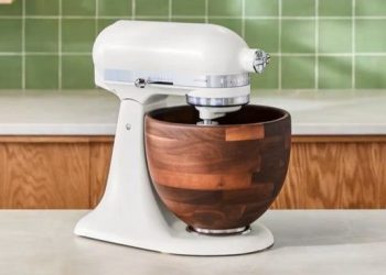 KitchenAid’s enormously popular wooden bowl stand mixer is back – and I think it looks better than ever