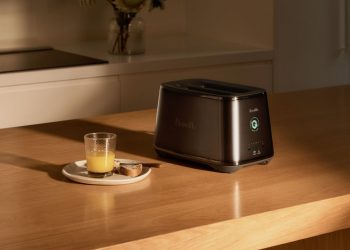 100 years after pop-up toasters debuted, Breville might finally have improved on the original design with the high-tech – and pricey – Eye Q
