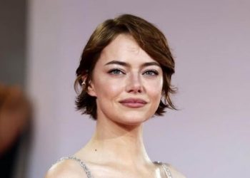 Emma Stone stuns in Gwyneth Paltrow’s legendary great expectations outfit Emma Stone stuns in Gwyneth Paltrow’s legendary great expectations outfit