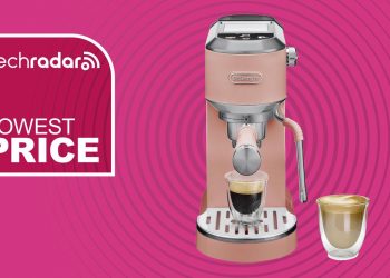 I test espresso machines for a living, and my favorite compact De’Longhi machine just hit a record-low price ahead of Prime Day