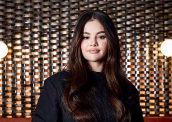 ‘Rockstar’ Selena Gomez gets emotional as ‘Revival’ hits 10-year milestone