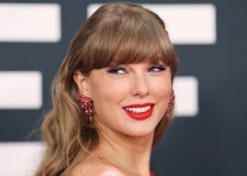 Taylor Swift makes generous donation for fan battling cancer Taylor Swift makes generous donation for fan battling cancer