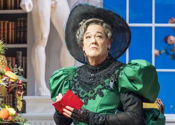 The Importance of Being Earnest review – Stephen Fry is a fabulous Lady Bracknell