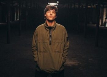 Louis Tomlinson raises money for former One Direction member amid crisis