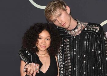 Mgk invites daughter Cassie onstage for special live performance