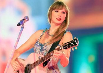 Taylor swift gets surprise invitation after viral Tiktok remix