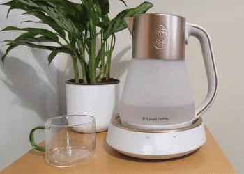 The color-changing Russell Hobbs Calm Kettle is giving me a moment of peace in the morning, and it’s perfect for Christmas