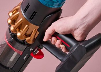 Dyson’s latest flagship vacuum isn’t great – but these 2 particular innovations are genius