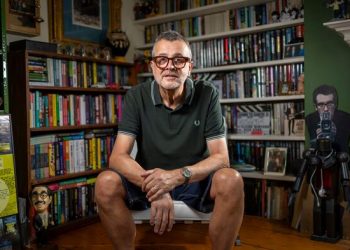 Actor turned author Mark Billingham honoured with crime writing’s most prestigious award