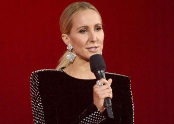 Nikki Glaser shares set of rules for roasting stars at ‘Golden Globes’