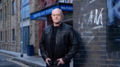 Actor Ross Kemp to return to EastEnders for short stint