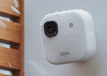 Blink’s new compact camera takes home security to the next level with 4x zoom, improved night vision and more