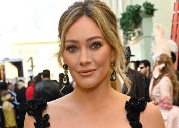 Hilary Duff’s son playfully roasts her outfit in new album interview