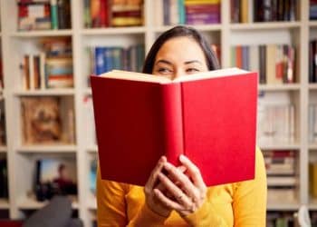 I read every day — everyone needs to read these books in March