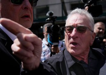 Robert De Niro makes fiery speech in No Kings protest: ‘We have had enough’