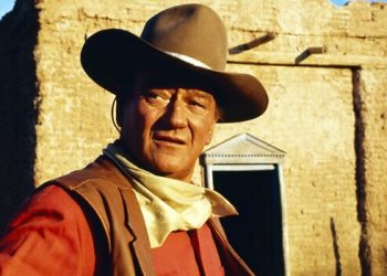 John Wayne’s personal signet ring up for auction in London