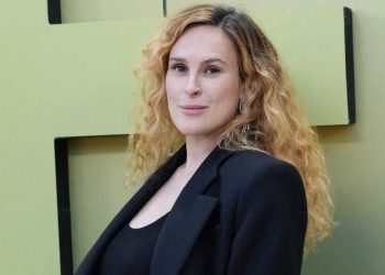 Rumer Willis shares how she handles online hate: ‘It’s just a challenge’