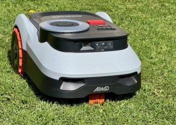 The Segway Navimow i210E LiDAR Pro delivers orderly autonomous mowing with impressive navigation accuracy