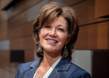 Amy Grant drops her first studio album in 13 years